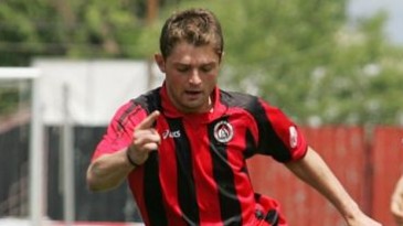 Chorar por uma derrota do time rival pode custar muito caro