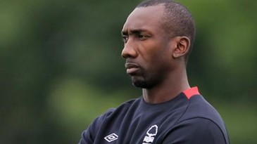 Hasselbaink está de volta, mas desta vez como técnico