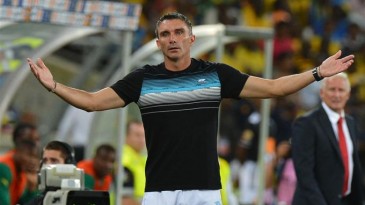 Mali perdeu o técnico, mas foi a última a saber