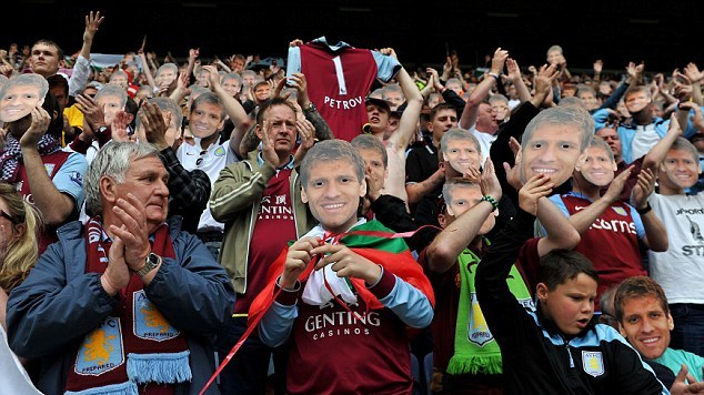 article-0-19DF42D2000005DC-382_634x377