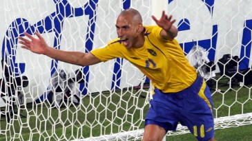 Ele vai voltar! Aos 41, Larsson fará jogo por clube que o formou