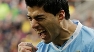 Suárez: de “mano de Dios” a maior goleador da Celeste