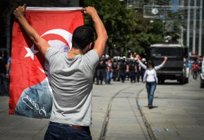 Brasil e Turquia efervescem e, juntos, incomodam a Fifa