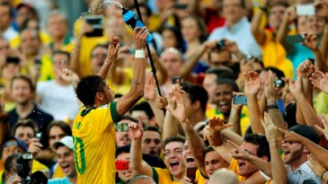 Tanto quanto o time, a torcida também fez a diferença no Maracanã