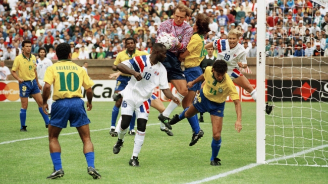 Taffarel faz a defesa no Brasil 2x0 EUA, pr&eacute;via da Copa de 1994