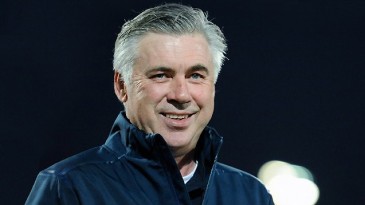 Ancelotti chega ao Real Madrid cercado de decisões a tomar