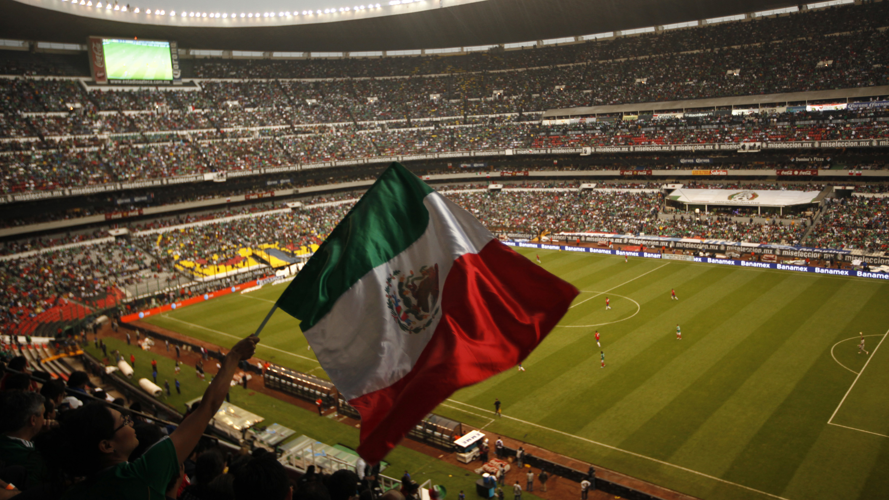 Palco hist&oacute;rico do futebol mundial, Est&aacute;dio Azteca ser&aacute; reformado por empresa espanhola