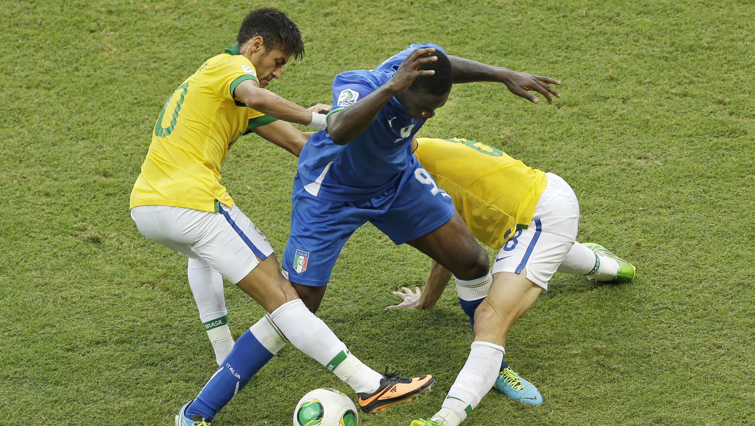 Um Brasil essencialmente mais agressivo com e sem a bola