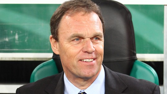 Avisem ao técnico da Austrália que a coletiva está no ar