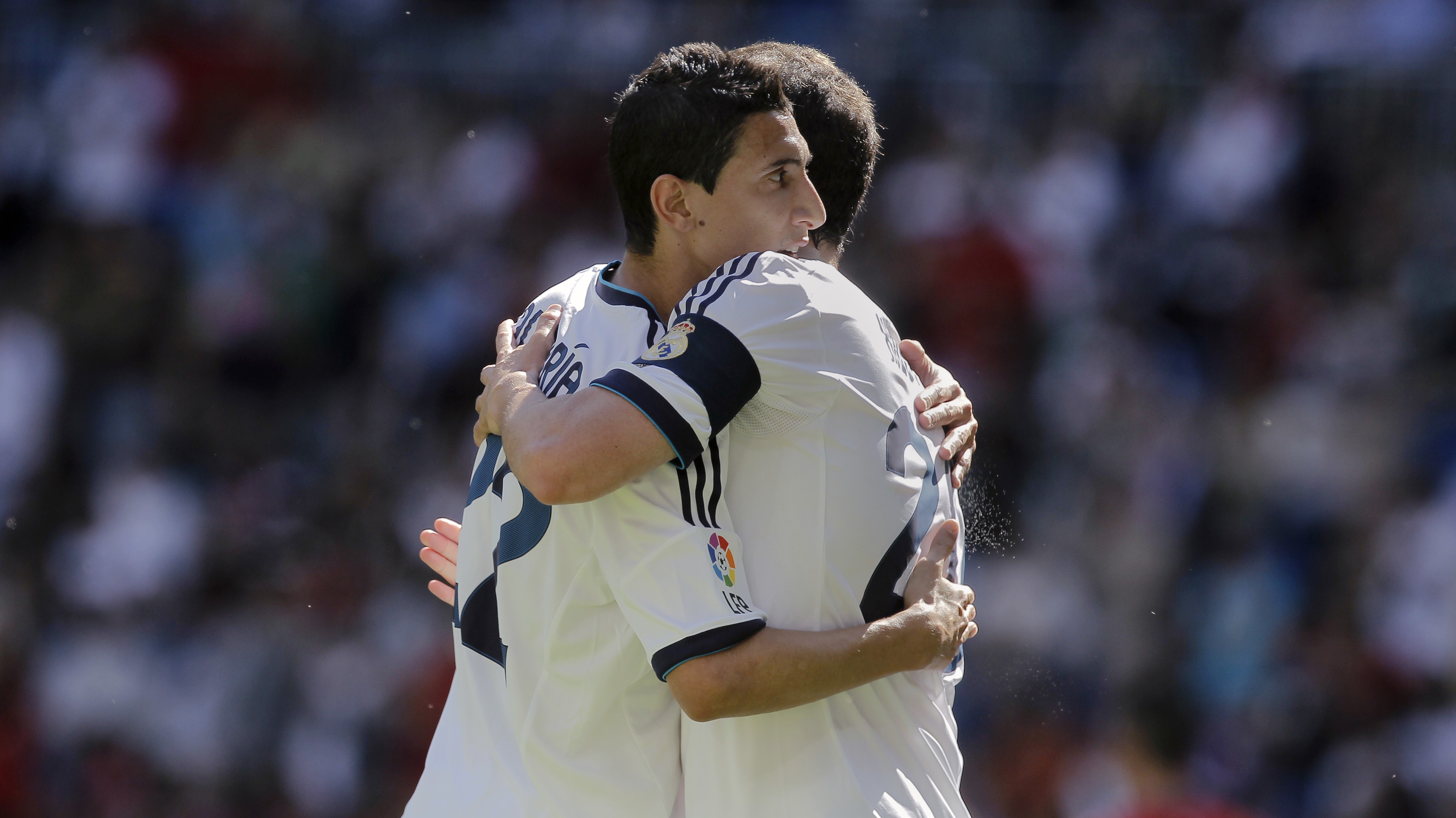 Despedida de Mourinho tem tumulto, susto e vit&oacute;ria