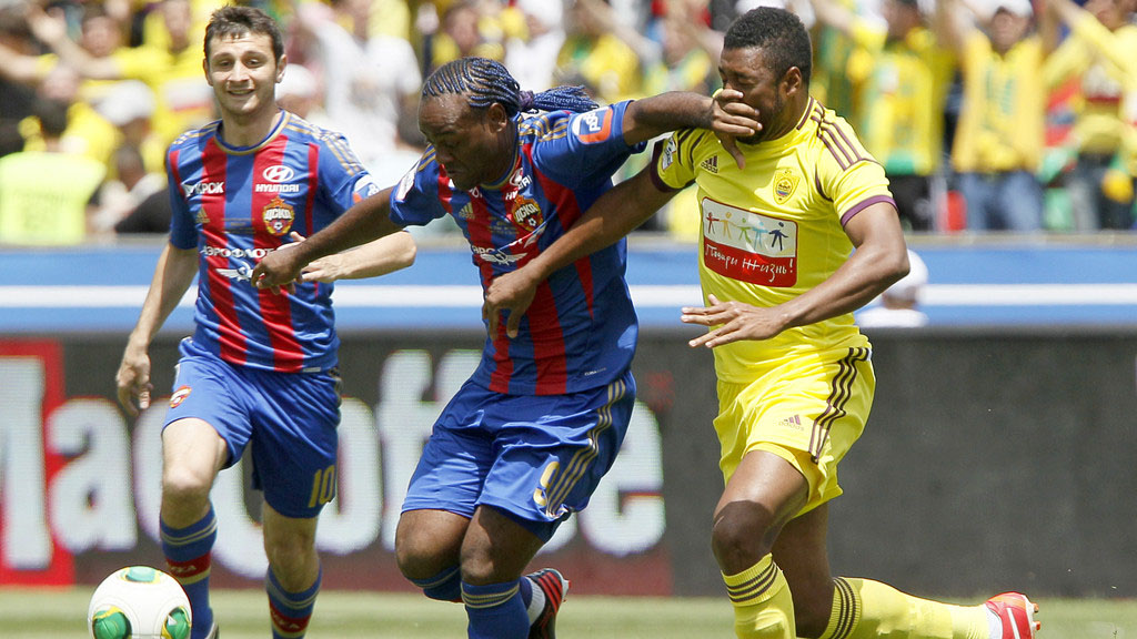 Trabalhador Vagner Love leva CSKA &agrave; dobradinha na R&uacute;ssia