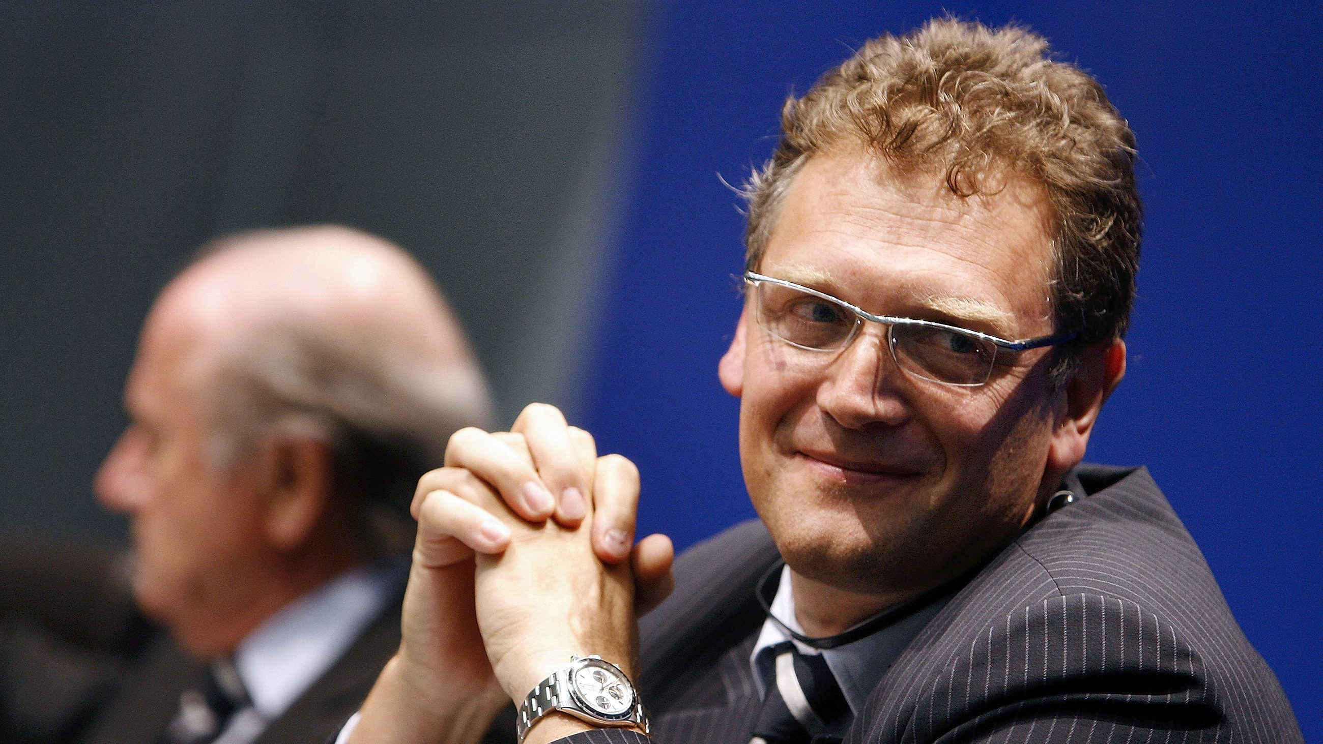 Valcke defende reelei&ccedil;&atilde;o de Blatter na cara de pau