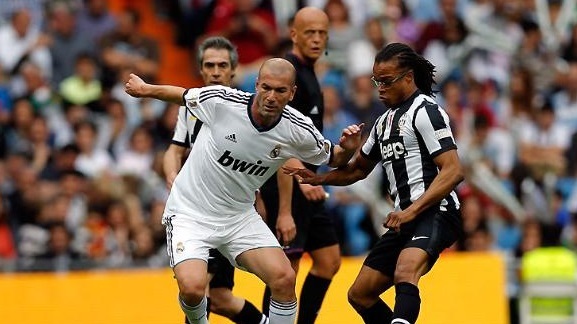 Zidane, Davids & Cia. mostram que ainda jogam (muita) bola