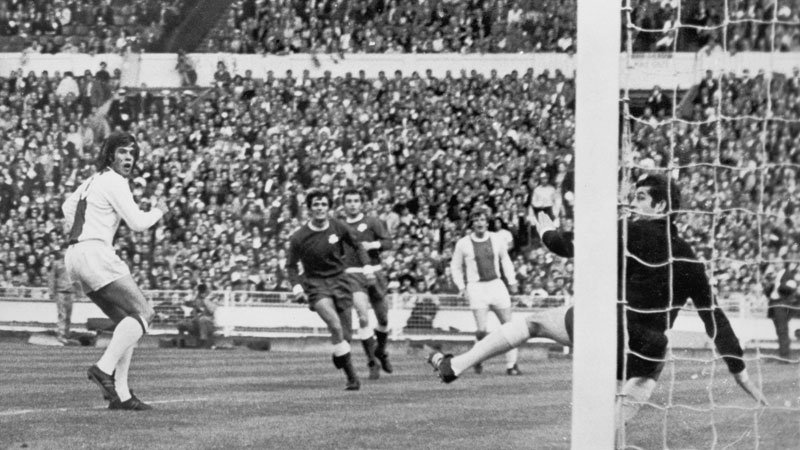 Ajax conquistou a Copa dos Campe&otilde;es em 1972 e completou a Tr&iacute;plice Coroa (Foto: AP)