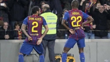 Dani Alves tem uma bela ideia para homenagear Abidal