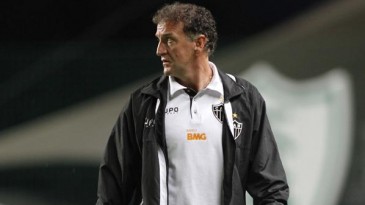 Cheio de mandingas, Cuca torceu e venceu como nunca