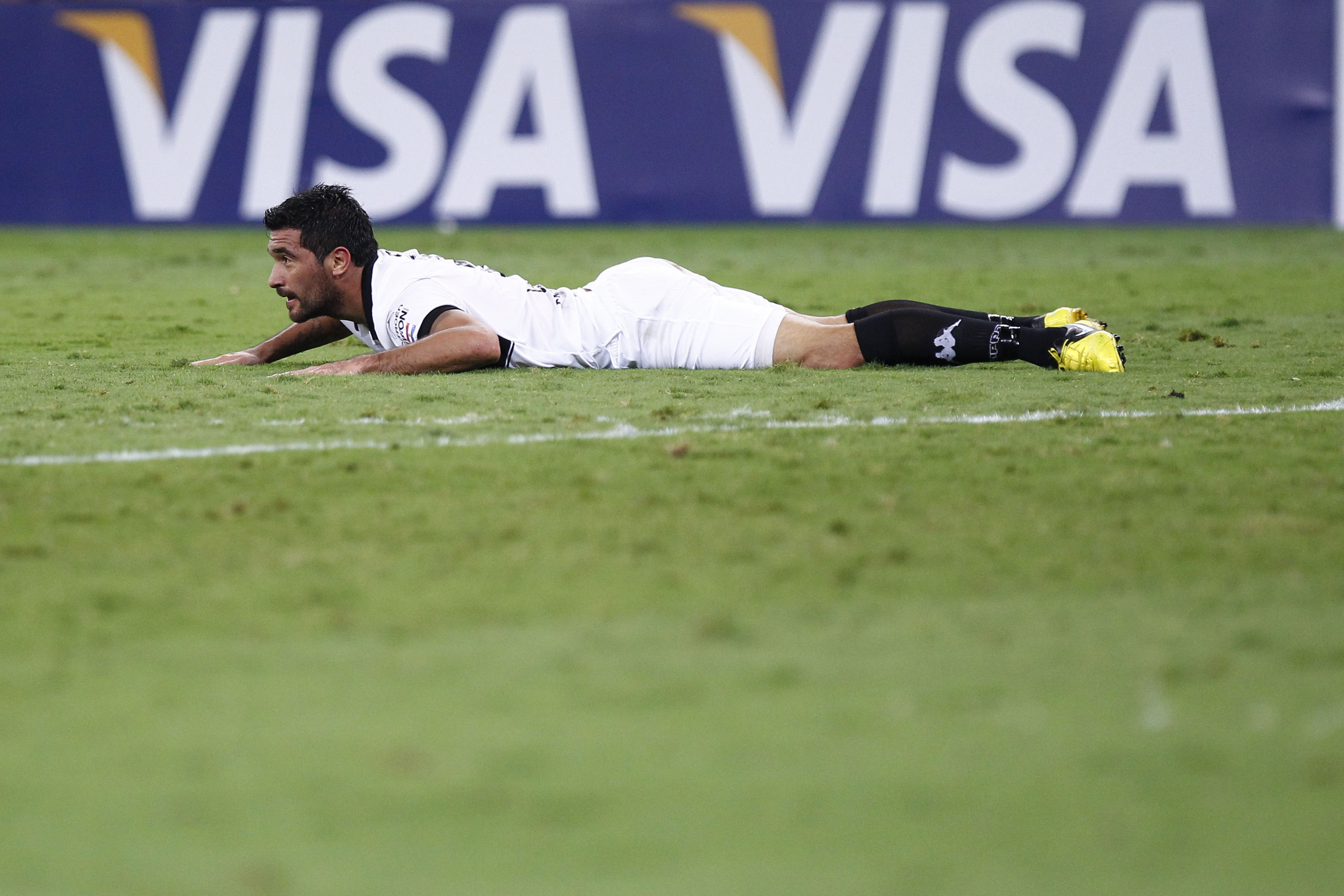 Ferreyra perdeu gol feito e o Olimpia perdeu o t&iacute;tulo (AP Photo/Bruno Magalhaes)