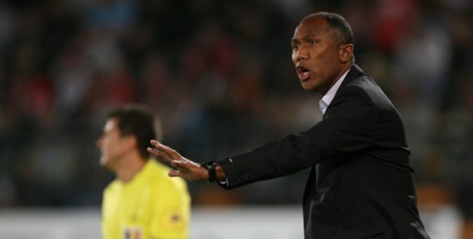 Antoine Kombouar&eacute;, substituto de Claudio Ranieri pouco antes do fim da temporada
