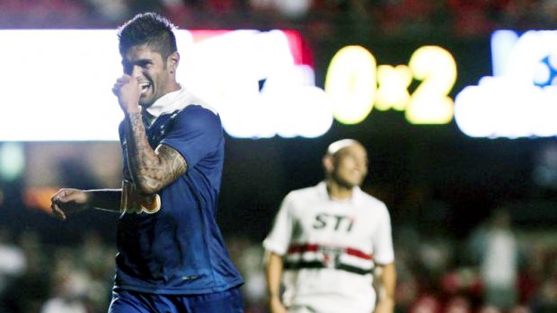 Truque do chap&eacute;u de Luan marca 8&ordf; rodada do Brasileiro