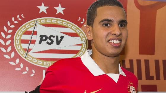 Rejuvenescer a equipe: eis a receita do PSV no in&iacute;cio da mudan&ccedil;a
