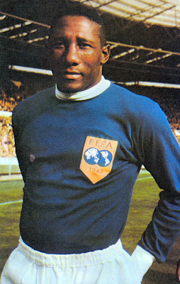 djalma-santos-FIFA_XI-1963-Wembley