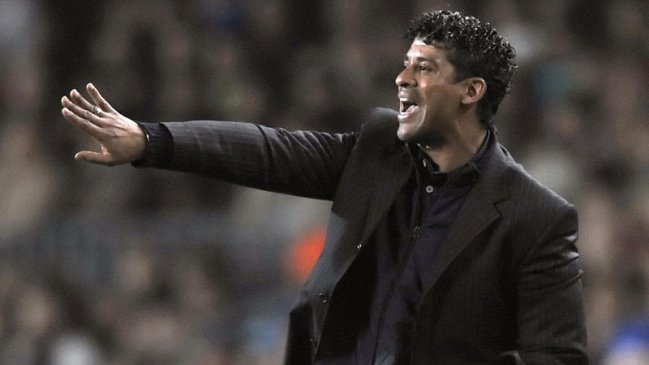 Frank Rijkaard comandou o Barcelona no sucesso do clube na Liga dos Campe&otilde;es de 2005/06
