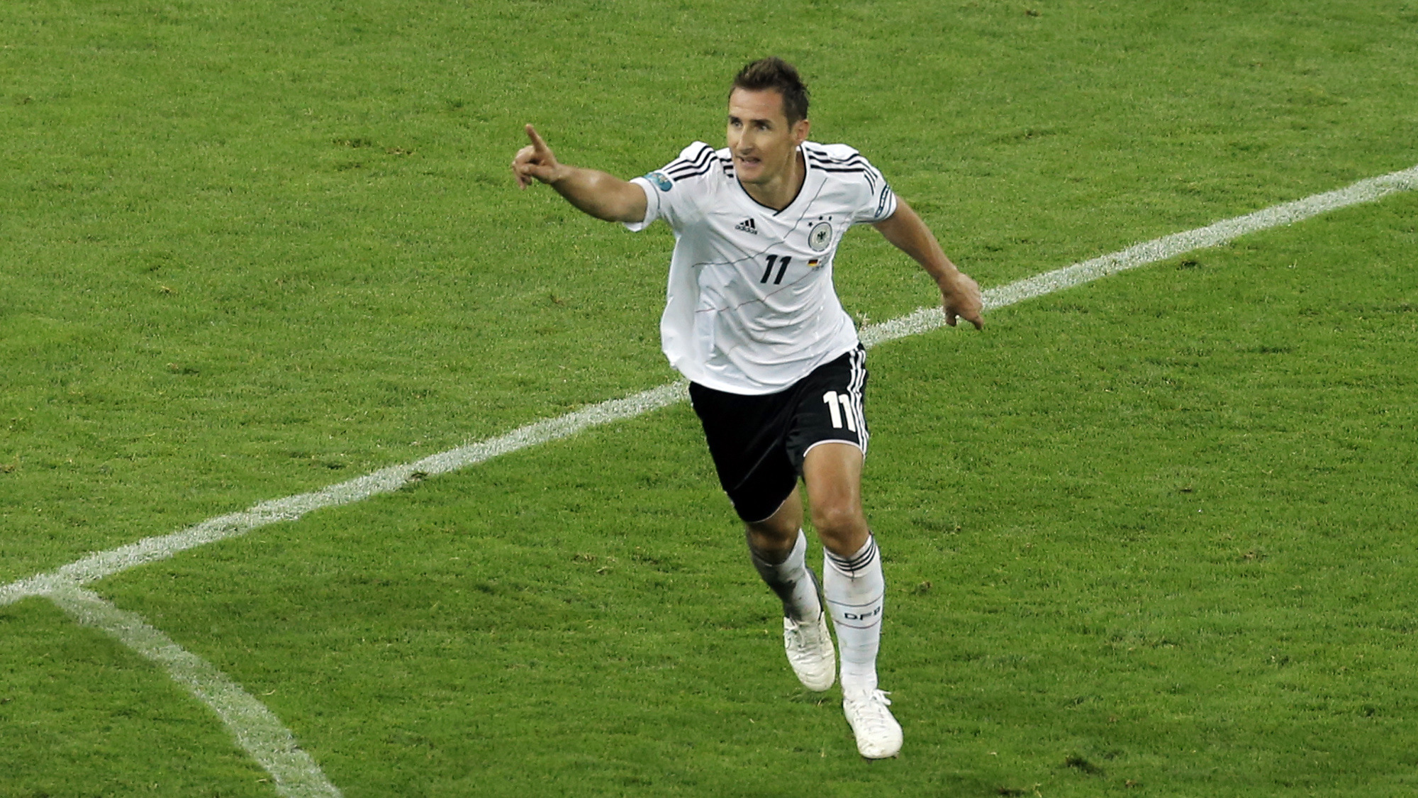 Planos de Klose: ganhar a Copa e se aposentar na Bundesliga