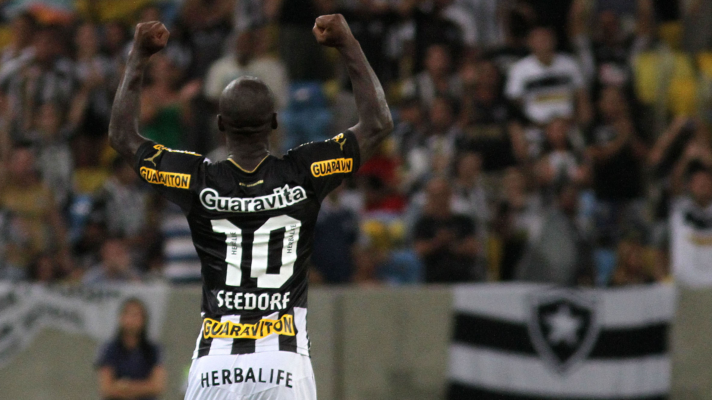 Seedorf leva Botafogo &agrave; ponta em Brasileir&atilde;o do equil&iacute;brio