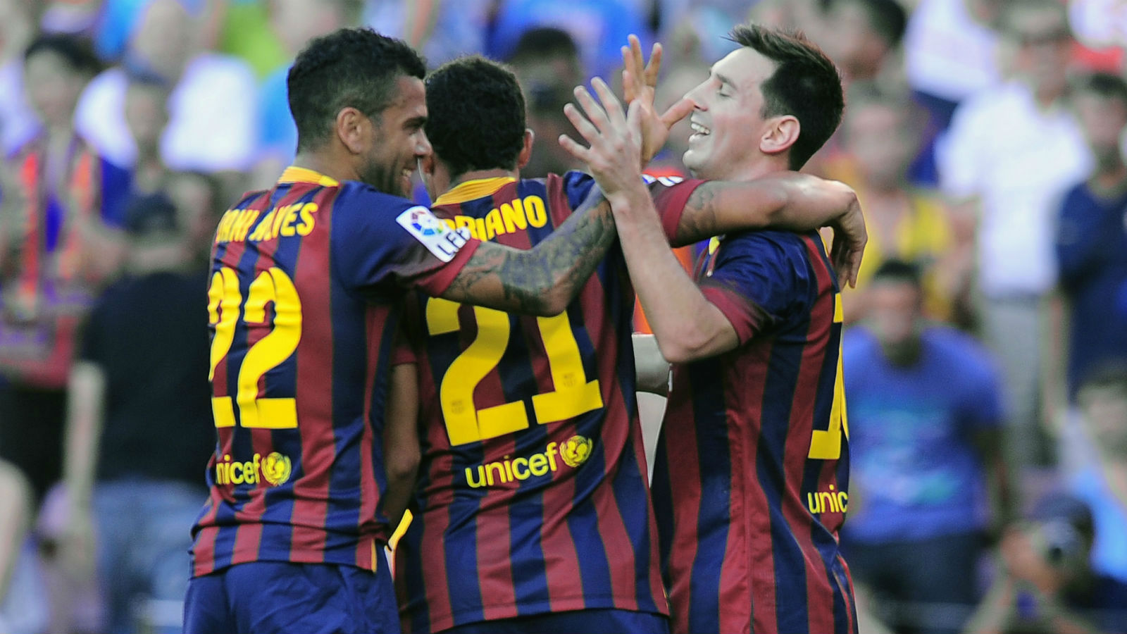 Leve, Messi participa menos e decide mais para o Barcelona