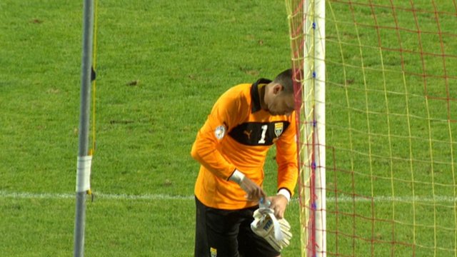 Come&ccedil;ou o segundo tempo, mas&hellip; opa, faltou o goleiro
