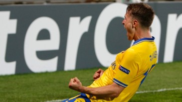 Mais que artilheiro, Ramsey se mostra meia completo