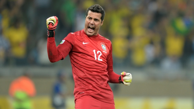 J. C&eacute;sar tenta repetir Taffarel de 94 e superar desprest&iacute;gio