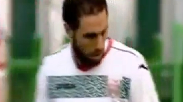 Olha o gol que esse atacante perdeu na Argélia