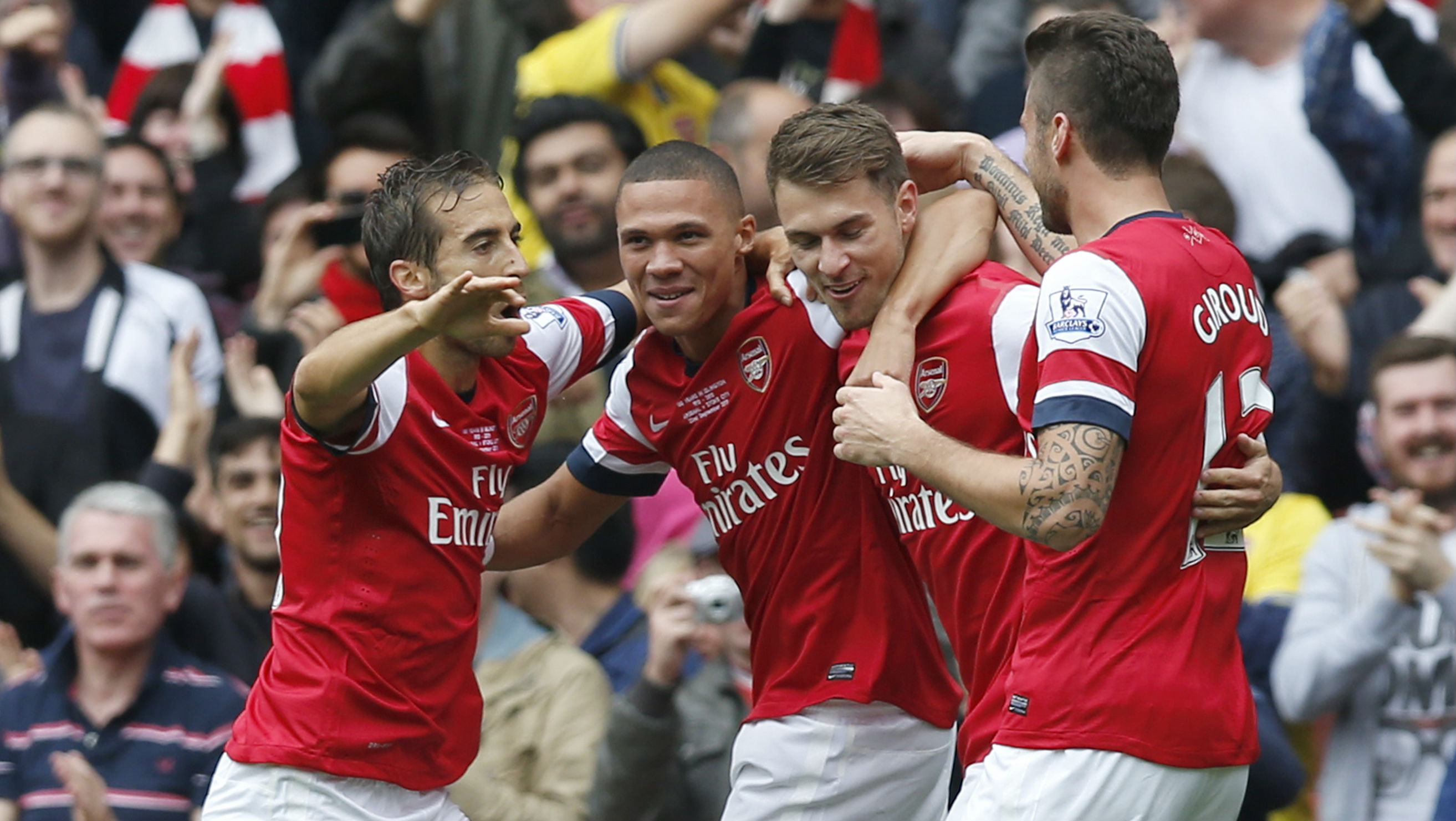 Com Ramsey e Özil decisivos, Arsenal prolonga boa fase