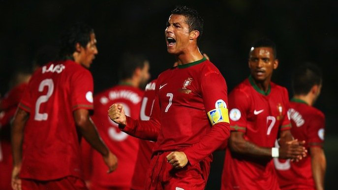 Cristiano Ronaldo foi decisivo ao marcar tr&ecirc;s gols contra a Irlanda do Norte