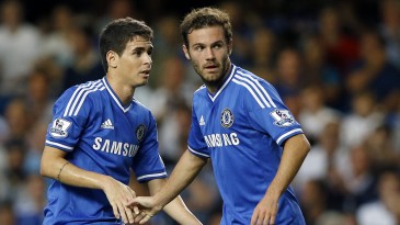 Mourinho elogia Oscar e diz que Mata tem que se adaptar