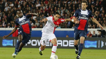 Milionários PSG e Monaco falham nas finalizações