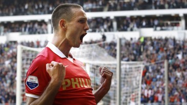 Goleada expressa: PSV tritura Ajax em 15 minutos