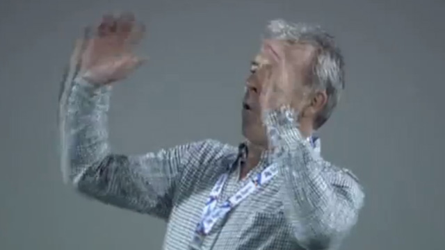 Três bolas no travessão em três segundos para dar inveja a R. Gaúcho