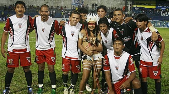 Jogadores do Gavi&atilde;o, na festa do acesso (Foto: Portal ORM)