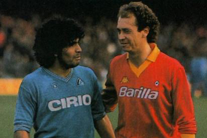 Falc&atilde;o jogou contra Maradona na It&aacute;lia