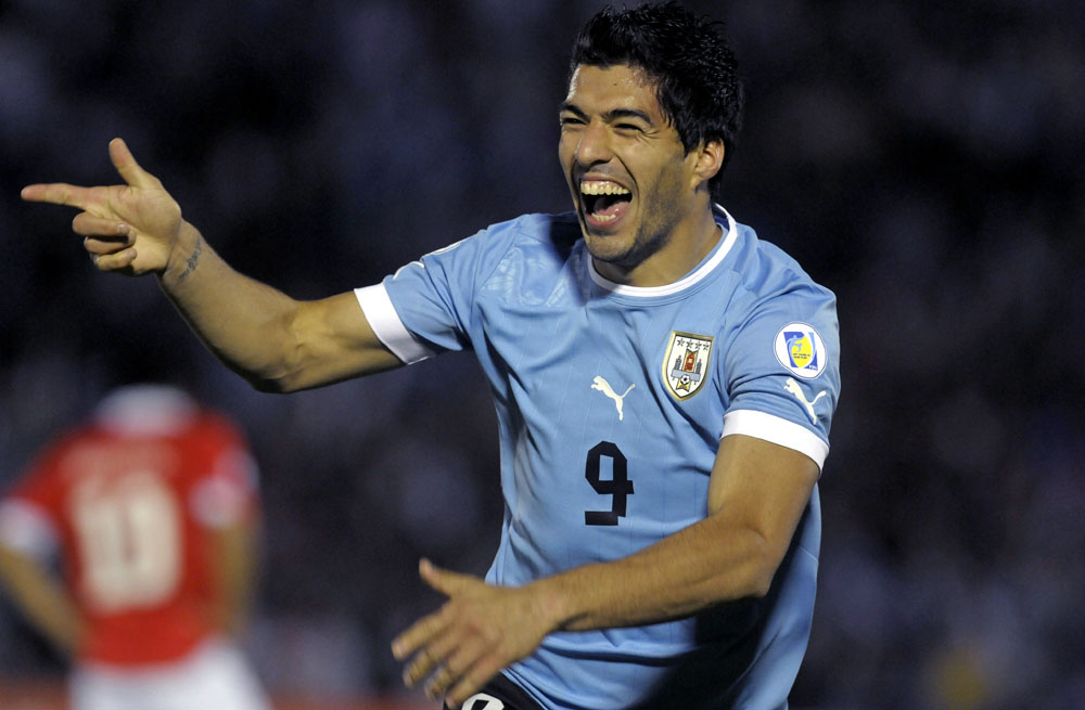Luis Su&aacute;rez &eacute; a principal estrela da sele&ccedil;&atilde;o uruguaia (AP Photo/Matilde Campodonico)