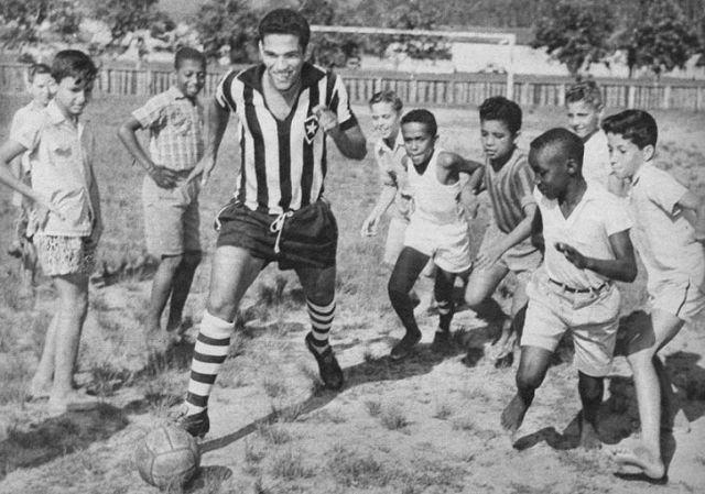 Garrincha faria 77 anos nesta quinta-feira