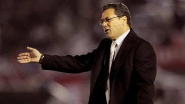 O novo treinador do Flamengo é o senhor Vanderlei, e é difícil entender o porquê