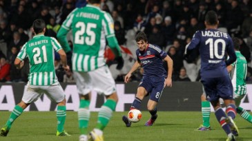 É até pecado anular um golaço desses, do meio-campo