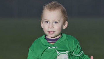 Acredite, clube belga contratou um garoto de apenas 20 meses