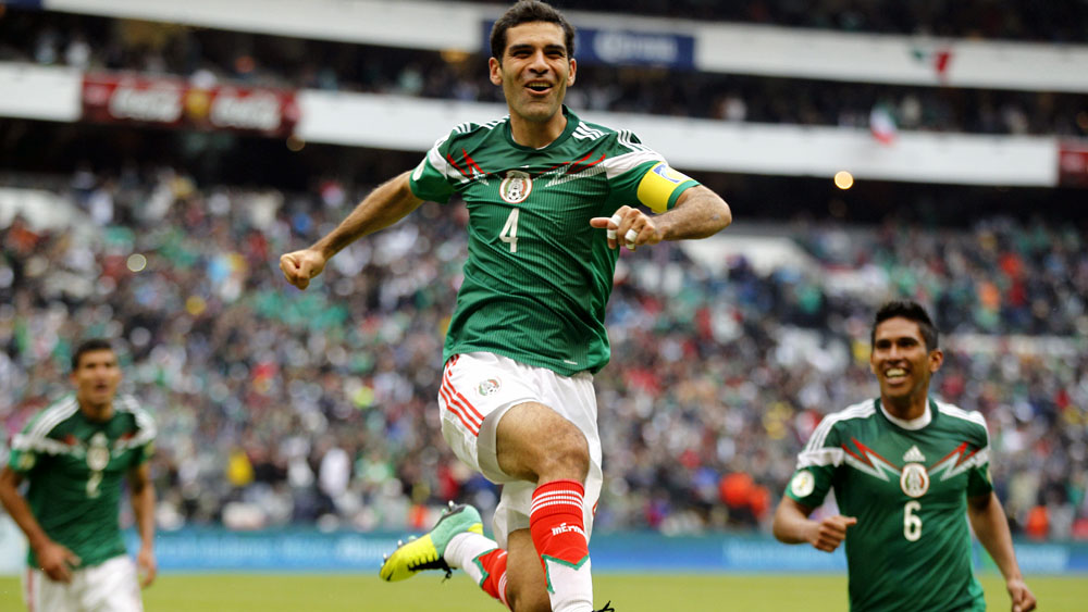 Rafa M&aacute;rquez marcou um dos gols do M&eacute;xico (AP Photo/Eduardo Verdugo)
