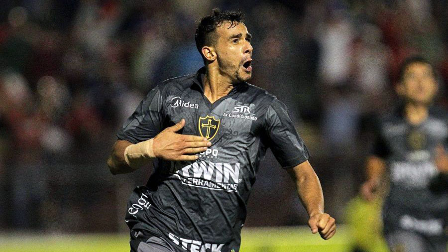 Portuguesa, de Henrique, venceu bem o Atl&eacute;tico Mineiro 