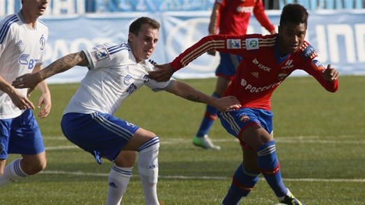 Ainda imaturo, Vitinho passa por maus bocados no CSKA