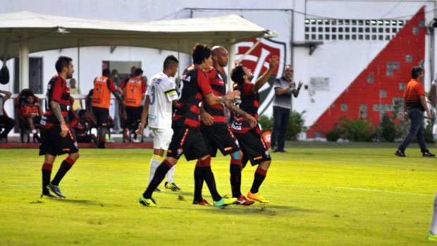 Maxi Biancucchi comemora o gol pelo Vit&oacute;ria (Foto: EC Vit&oacute;ria/Divulga&ccedil;&atilde;o)